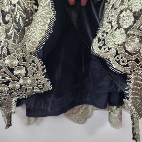 Eliza J Y2K Brocade Embellished Metallic Gold Embroidered Tulle Poof Midi Skirt - Picture 6 of 9